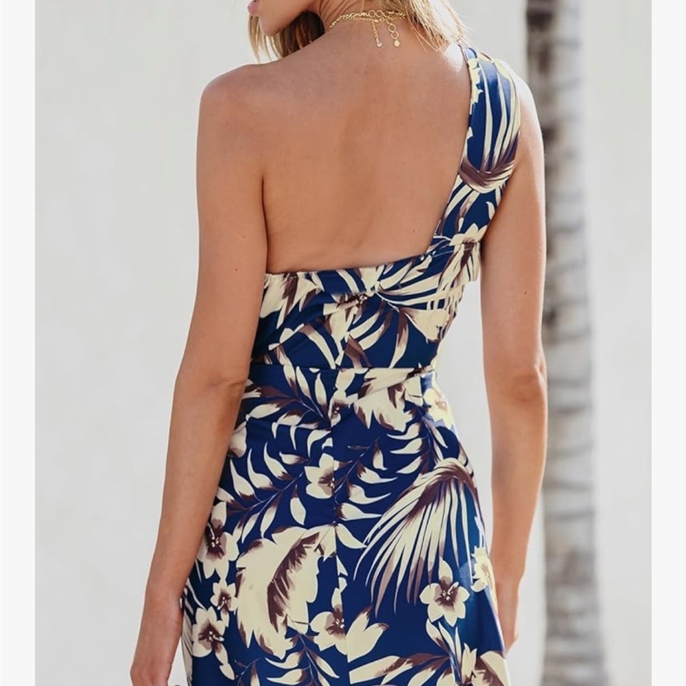 CUPSHE One-Shoulder Dress - Picture 2 of 5